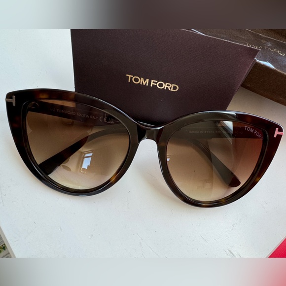 Tom Ford Eyewear Isabella 02 Cat-Eye Sunglasses - tortoise brown - Picture 8 of 16